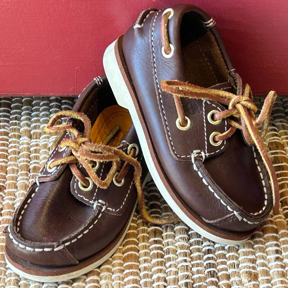 TIMBERLAND s5.5 toddler shoes-Leather-look NEW except for mild wear, outer soles